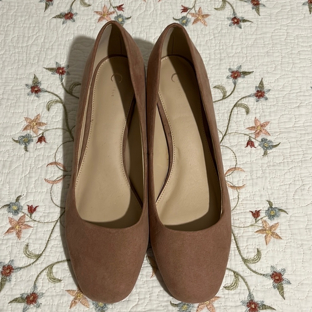 Size 11 Women’s Heels Beige/Blush Color